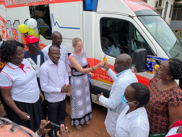 Ghana Übergabe Krankenwagen
